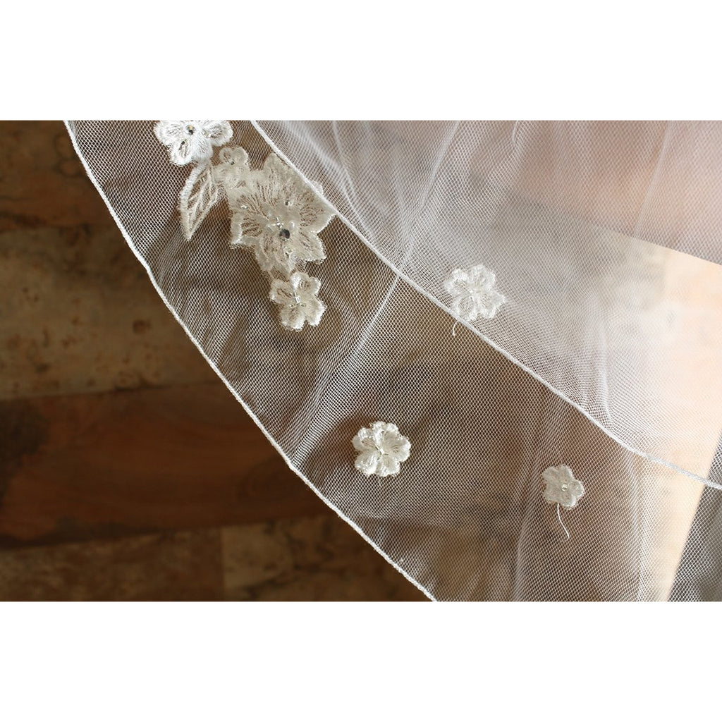 Scattered Flower Veil - Wedding Collectibles